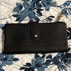 Black Leather Fossil Women's Wallet